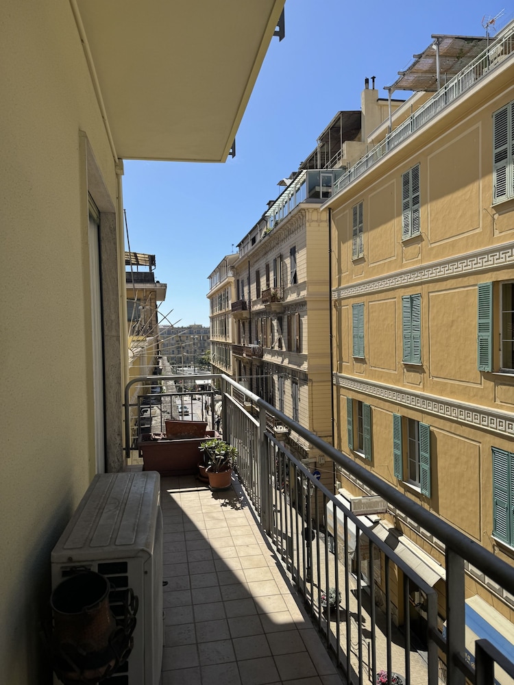 Central Square Apartment by Wonderful Italy