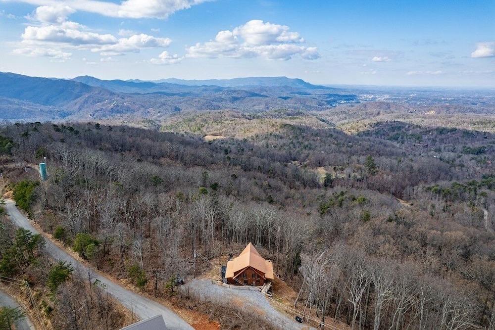Climbing To New Heights 2 Bedroom Cabin