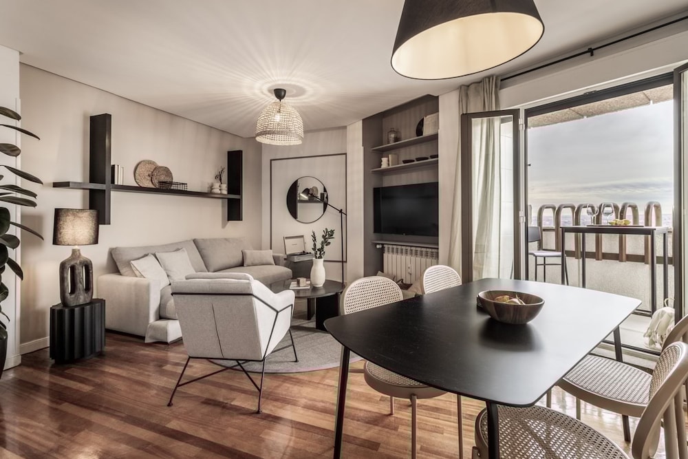 Lineal - 2 Bedrooms and Balcony in Goya