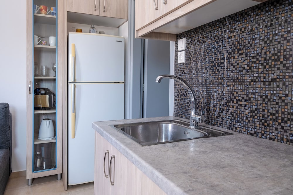 ADELPHI APARTMENTS