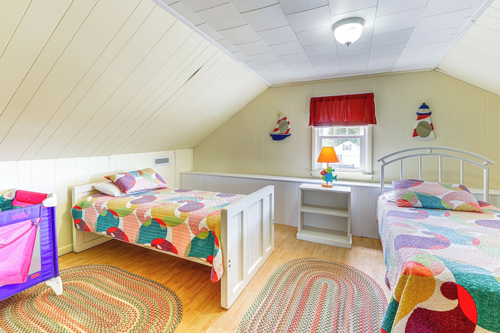 Walkable Beach Retreat on Chesapeake Bay!