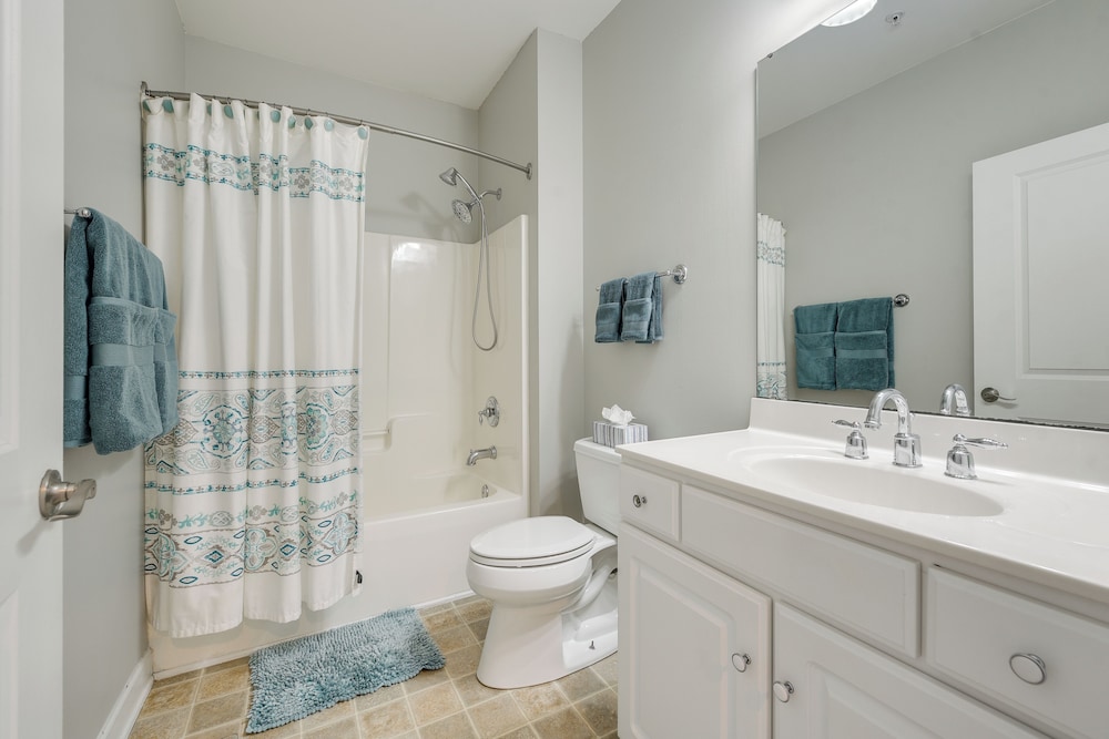 Walk to Crow Creek Golf Club: Condo w/ Pool!