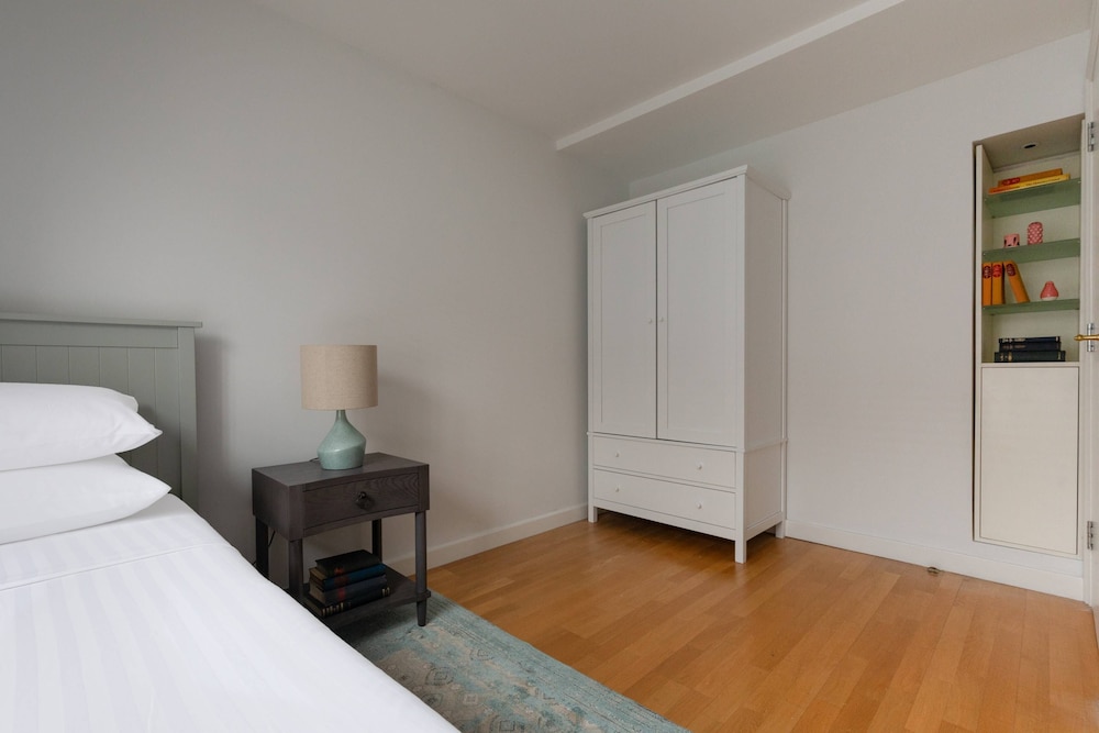 Canning Place Mews by Onefinestay