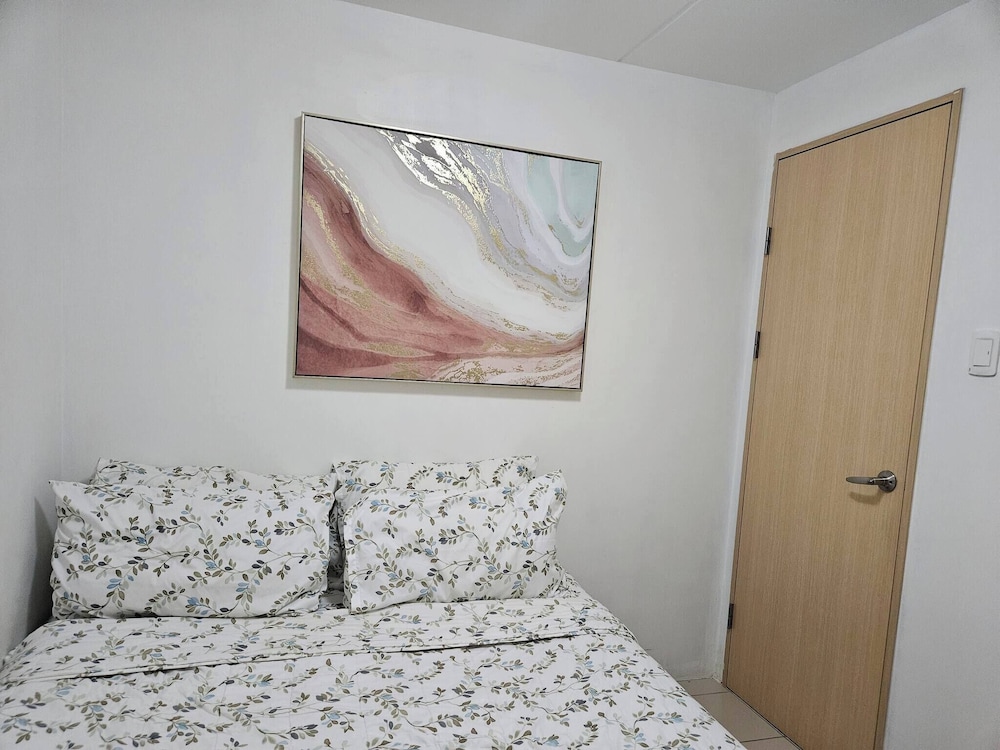 Cozy 3-bedroom Condo in Urban Deca Homes Ortigas Extension, Pasig