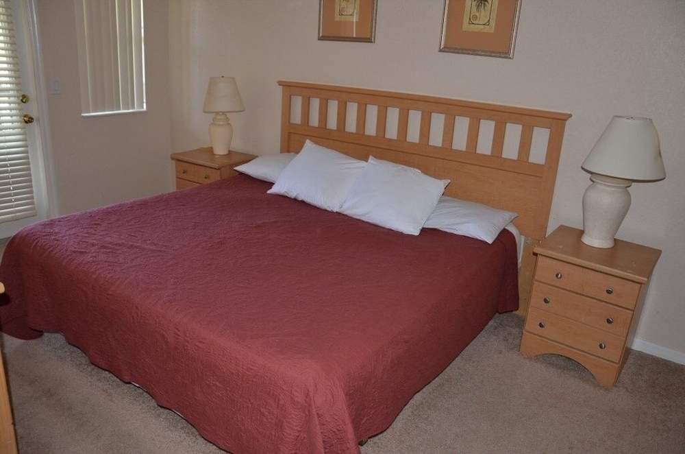 3 Bedroom Calabria Town Home Townhouse by RedAwning view 5