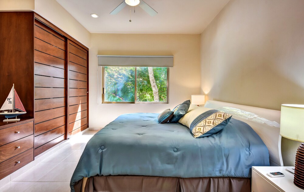 Anam 1 bedroom apartment with balcony sleeps 3