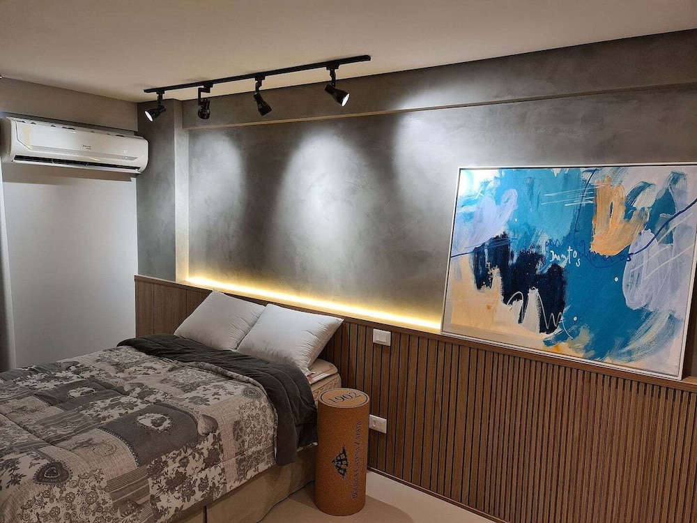 Riverside Residence