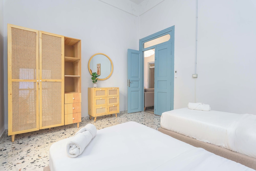 Flame 3-Bedroom Apartment in Mar Mikhael