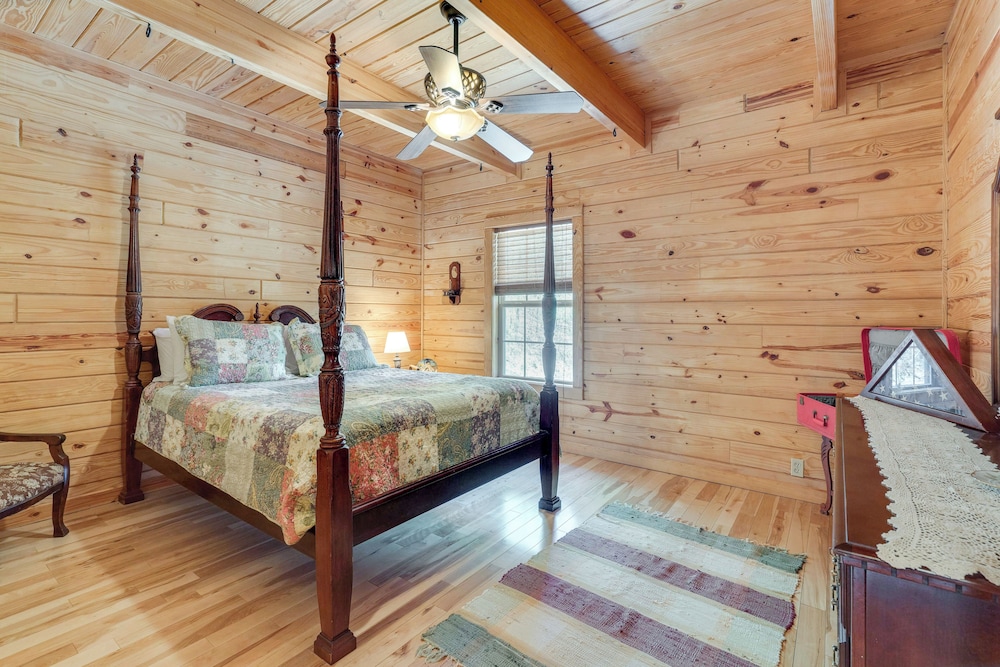 Unwind Fireside + Game Room Fun! Warne Mtn Escape view 5