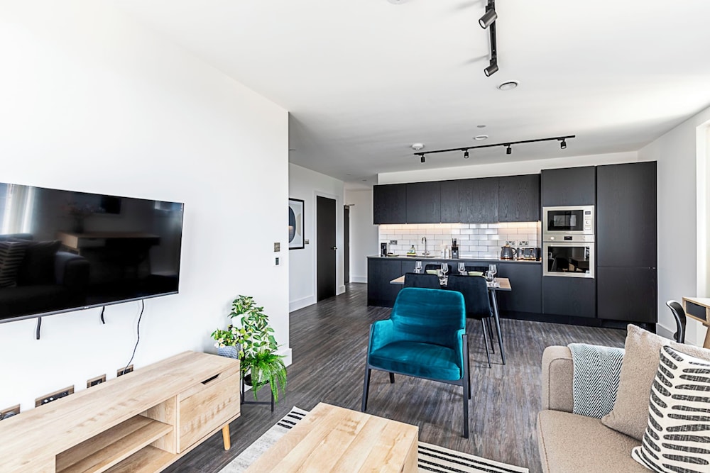 Luxurious West London Apartment