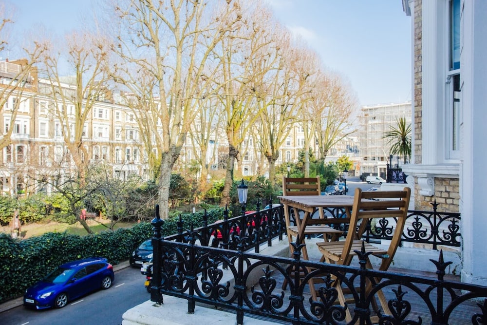 Modern & Spacious 1 Bedroom Apartment in London