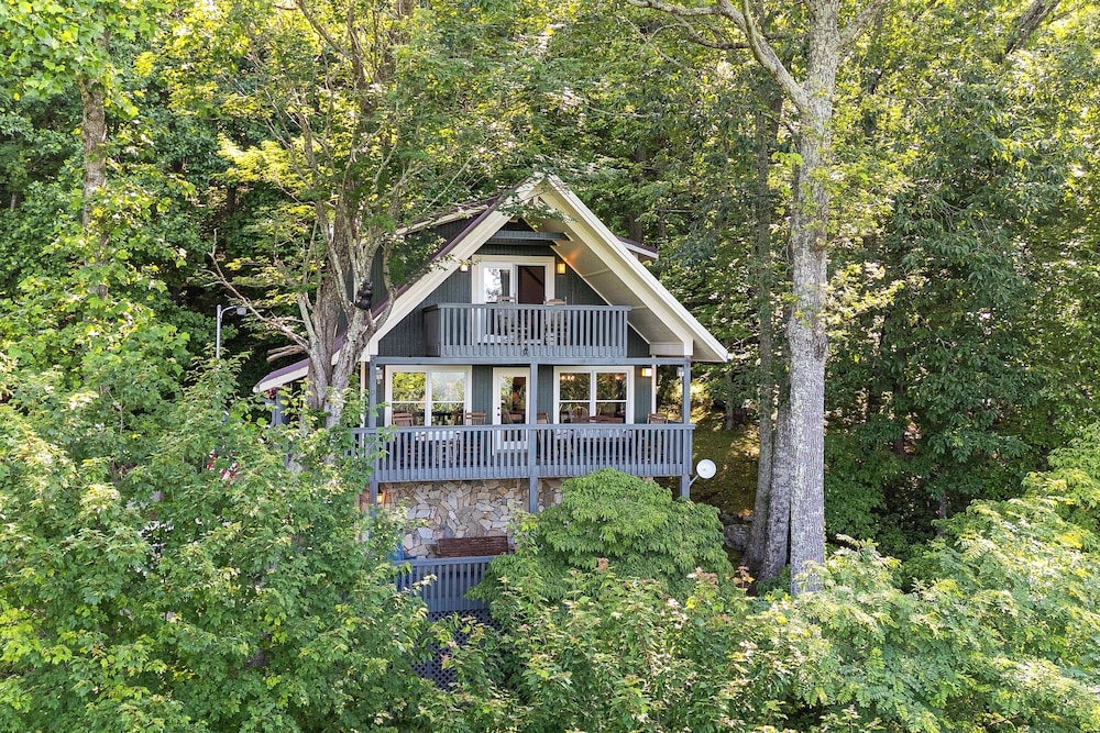 Decks + Lake Access: Scenic North Carolina Retreat