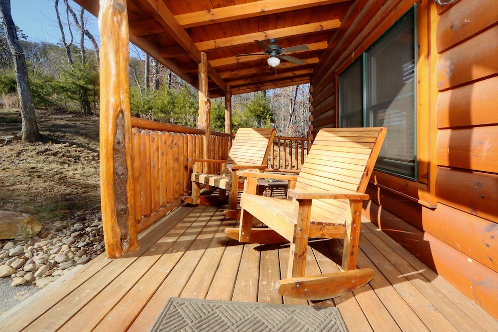 Skinny Dippin 1 Br cabin by RedAwning