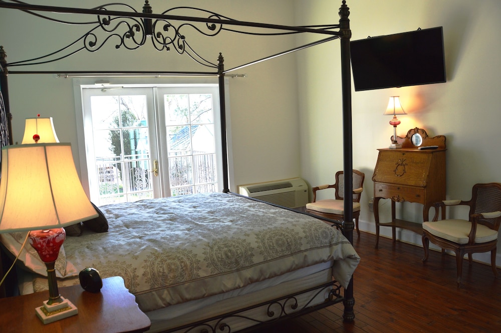 Briar Patch Bed & Breakfast Inn view 3