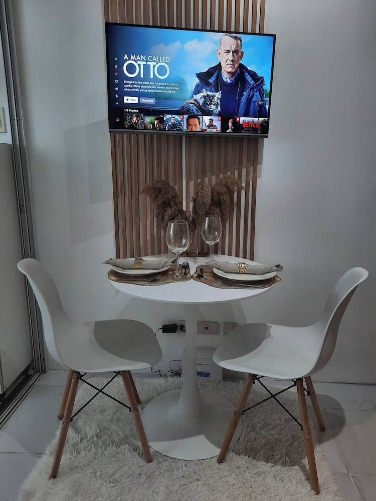 Stylish Condo at Mezza 1 With Fast Wifi & Netflix