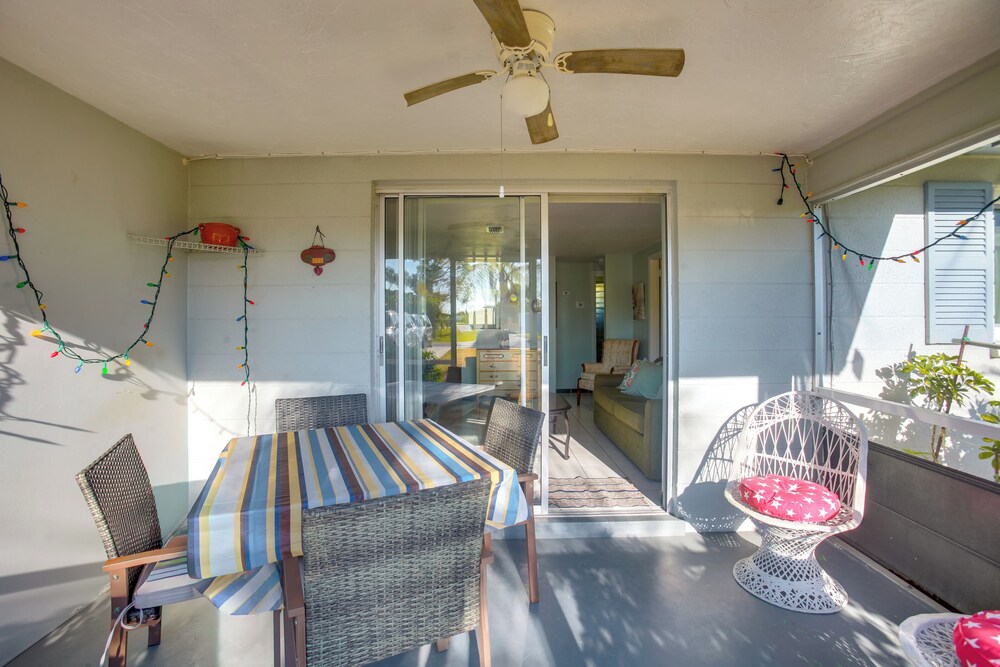 3 Mi to Beach! Sunny Englewood Retreat w/ Lanai