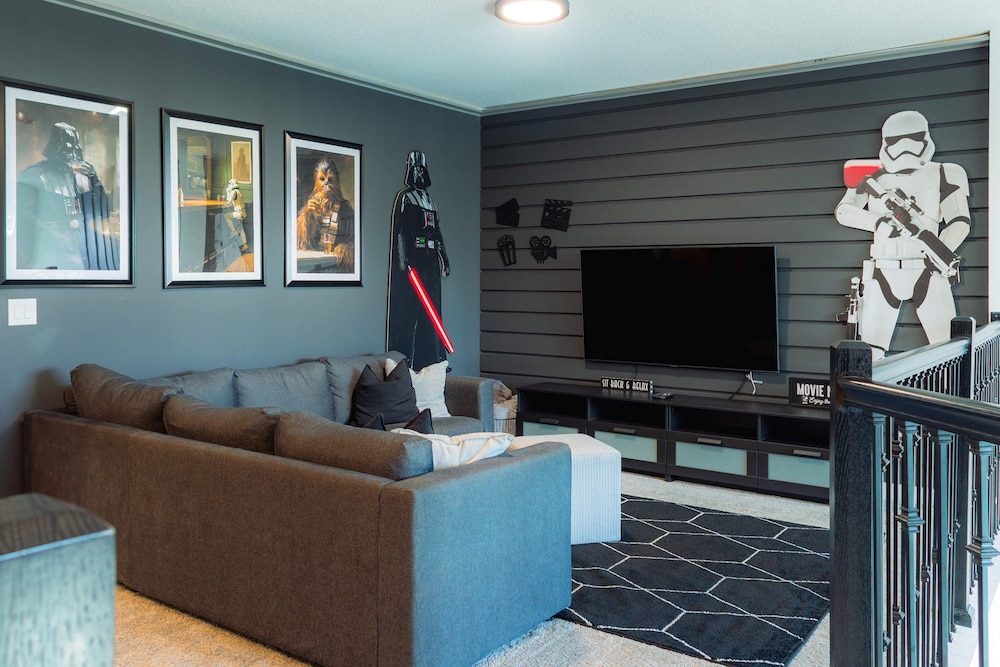 Fantasy Stay in 5 bed at Storey Lake