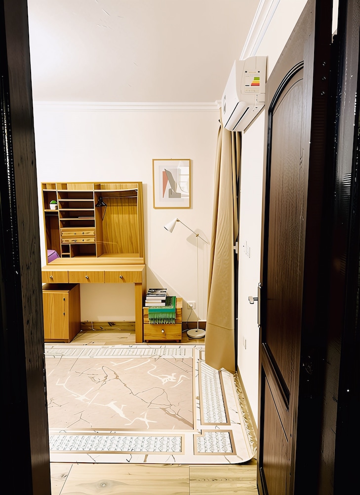 2 Bedroom Modern Flat at Zayed Compound