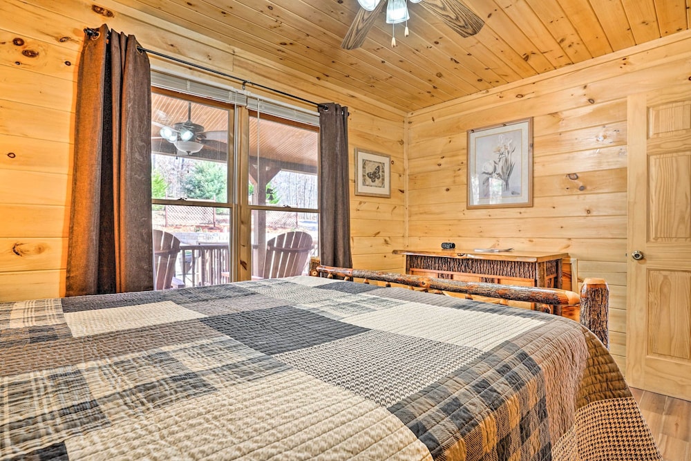 'serenity Cabin' w/ Furnished Deck view 4