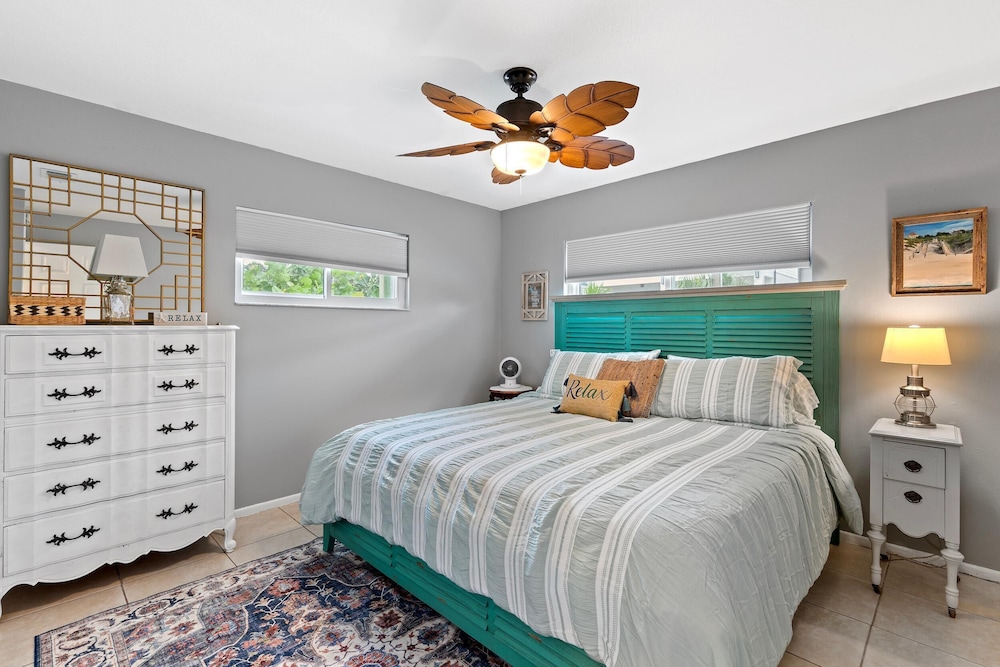 Aqua Beach Bungalow
