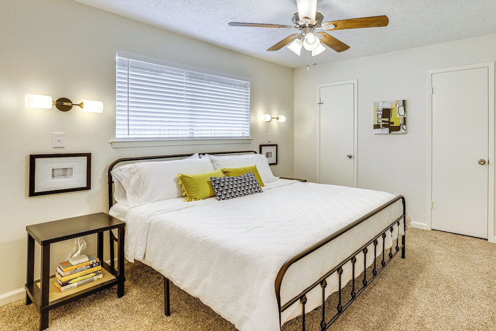 5 Mi to Lake Houston: Family Home in Humble