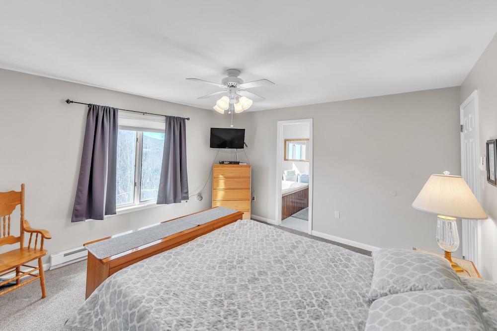 Fox Lair 29l - Cozy End Unit With Mountain Views 2 Bedroom Townhouse by The Summit at Gore Mountain