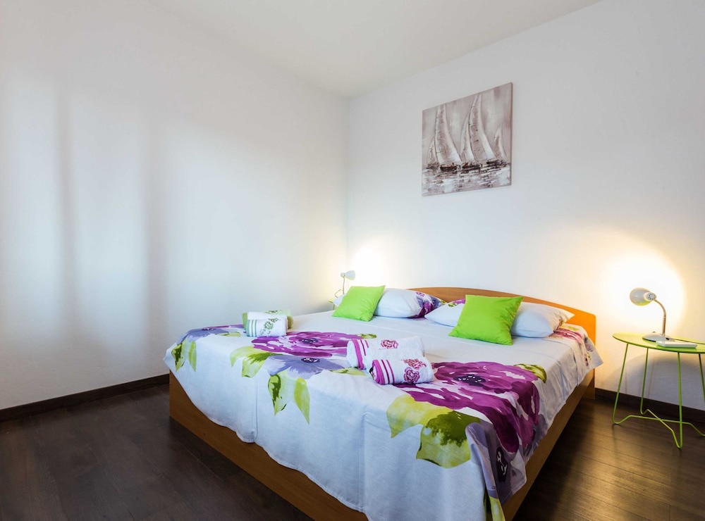 Spacious Zadar Apartments Near Beach