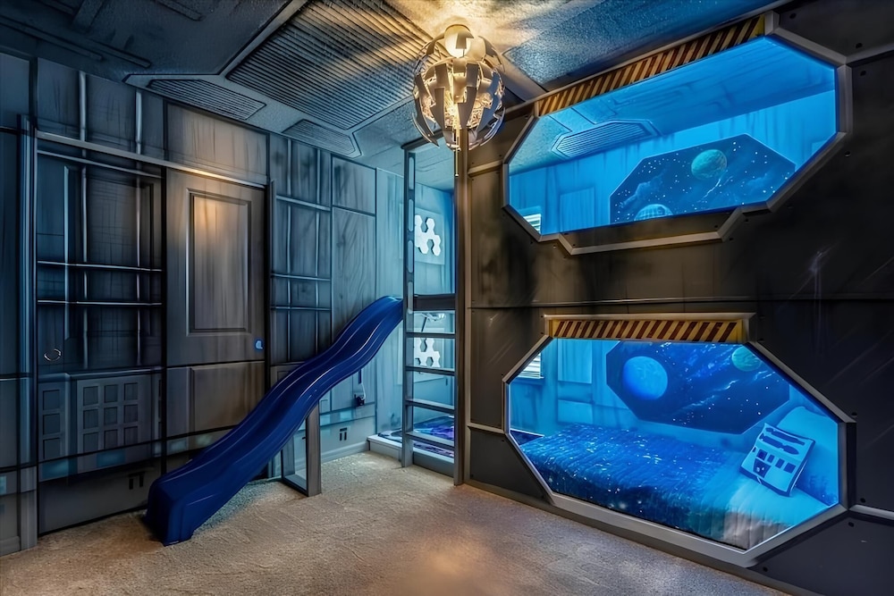 Luxury Themed Villa With Pool Near Disney & Attractions
