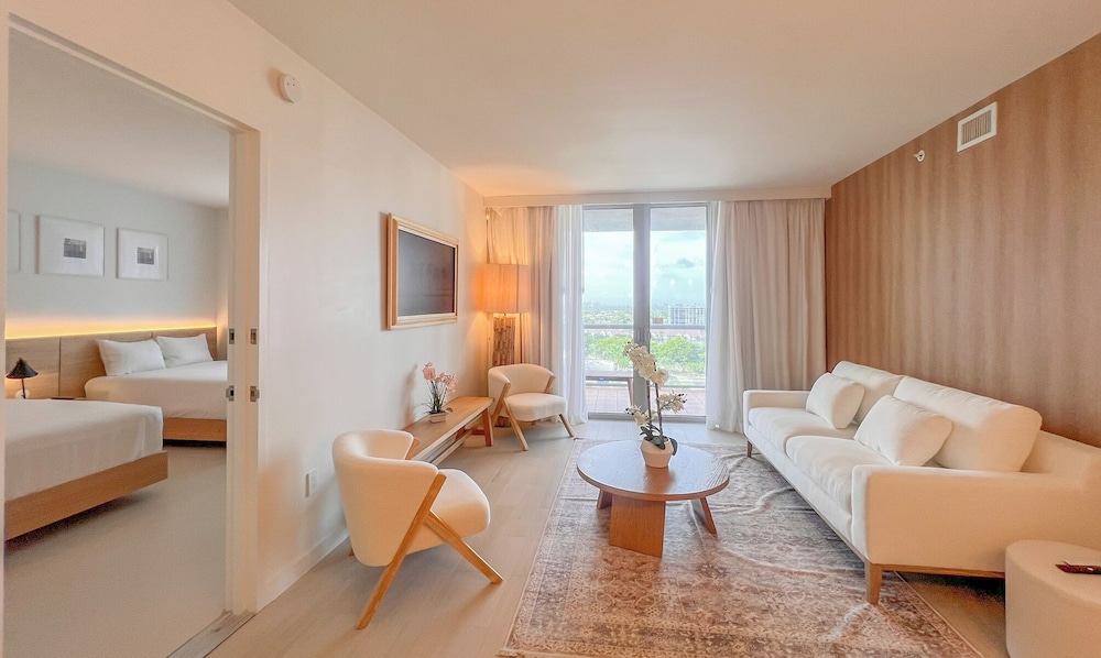 Luxury Ocean Views Apt 1208