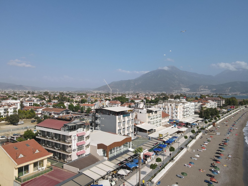 Hotel Sea Door Hotel - Image 1