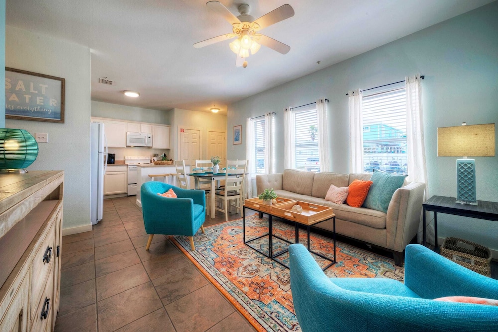 Beach Nearby + Pool 6-units Costa Bahia w/ Pet Access
