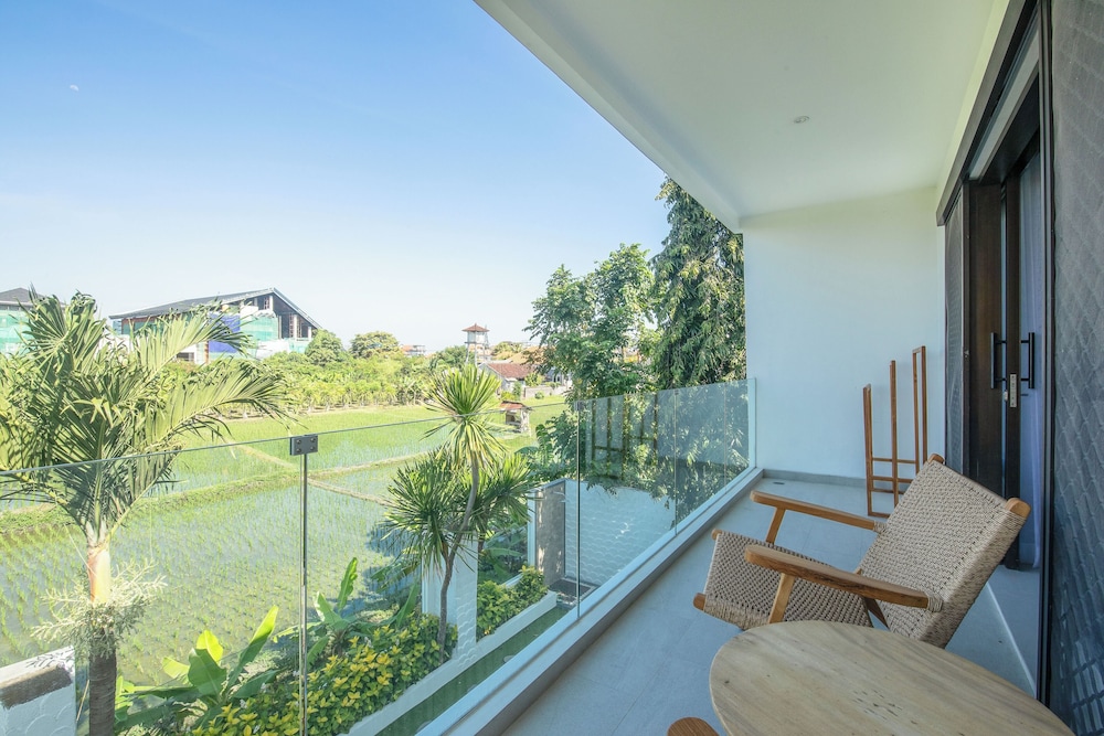 4 Bd Seminyak Retreat, Rice Fields 4 Mins to Beach