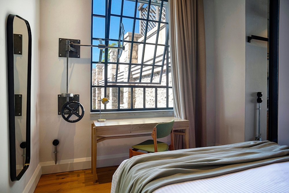 The Foundry Suites
