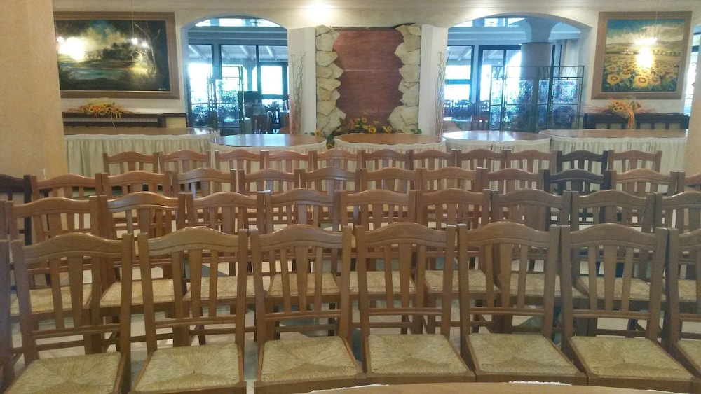 meeting & event spaces
