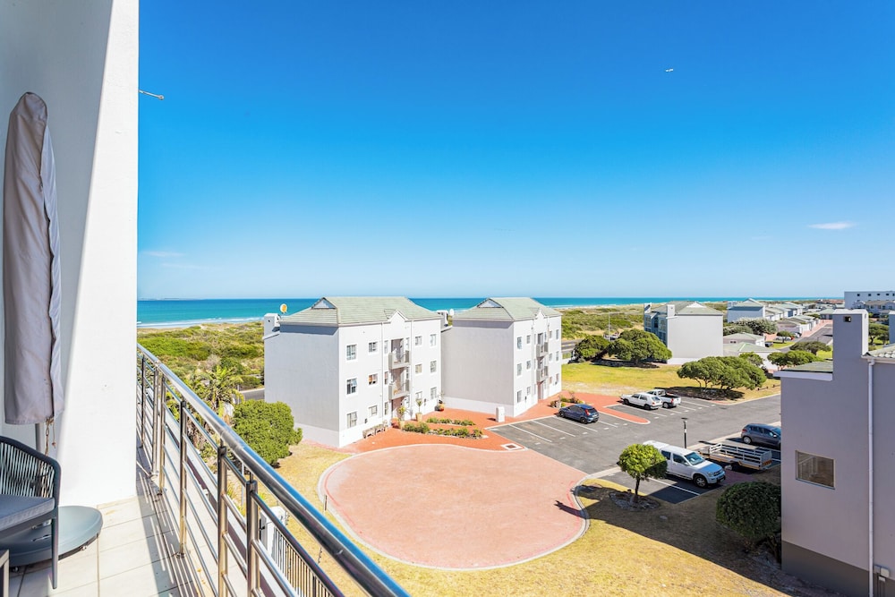 Seaside Village C22 by CTHA