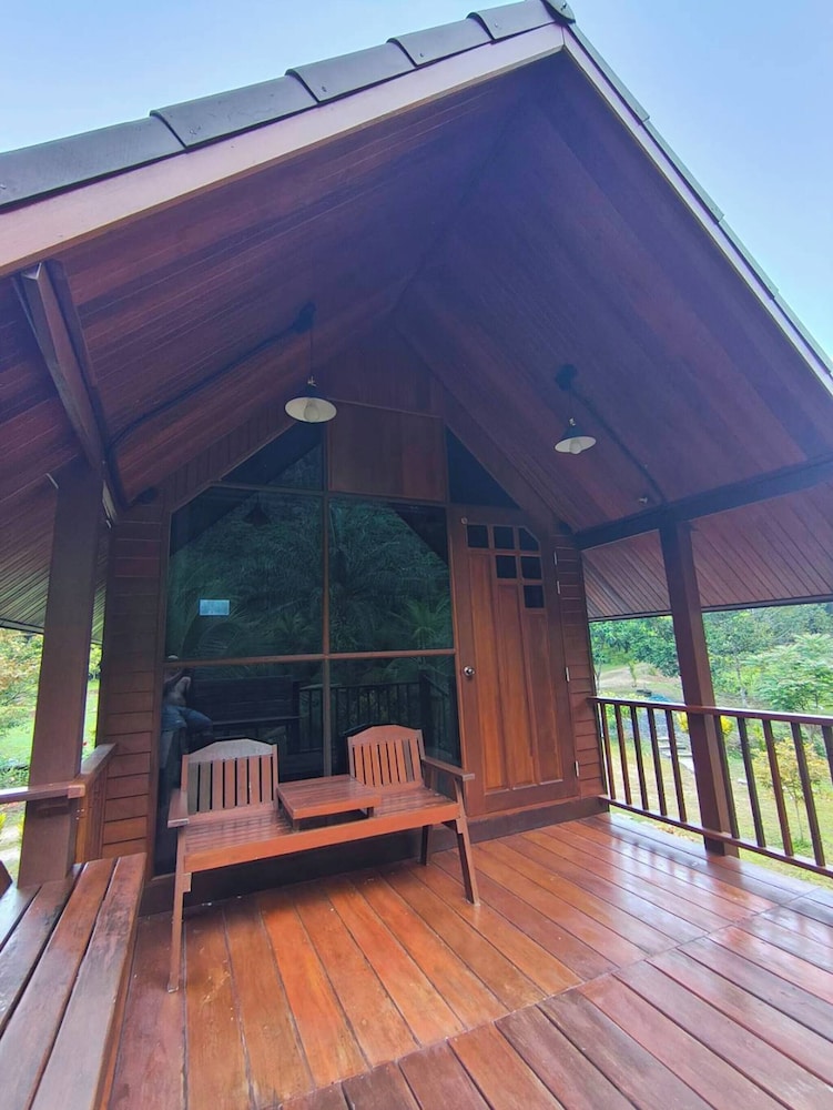 Charming Ao Luek Tai Retreat With Breathtaking Views