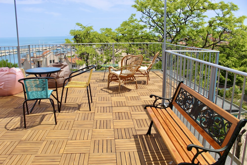 SUNSET ART HOTEL