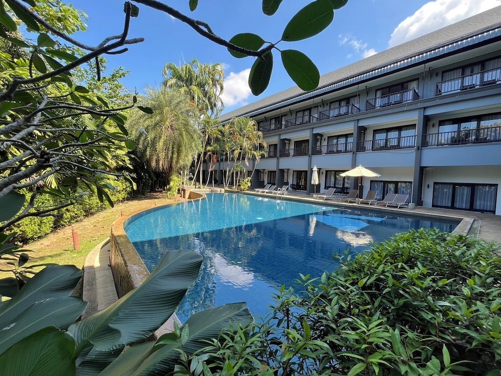 Private 2 Bedrooms Villa Near Waterfall in Khao Lak-terrace Large Bubble Jacuzzi