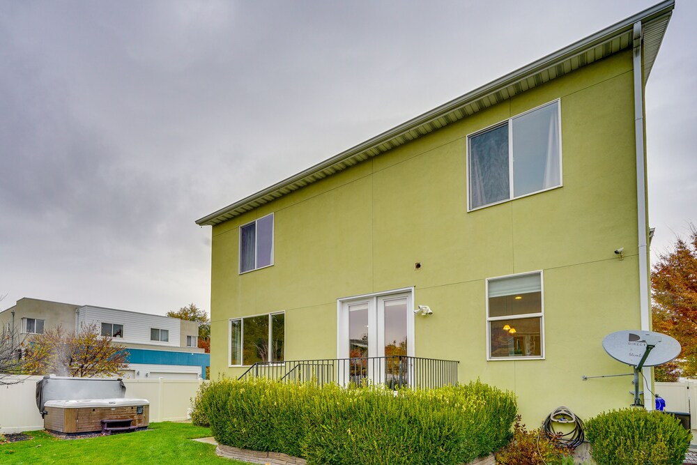 South Salt Lake Home w/ Hot Tub: 7 Mi to Downtown view 2