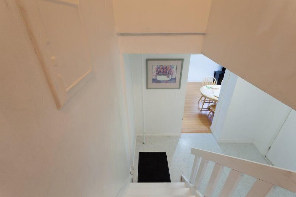 Beautiful Detached 6 Bedroom House