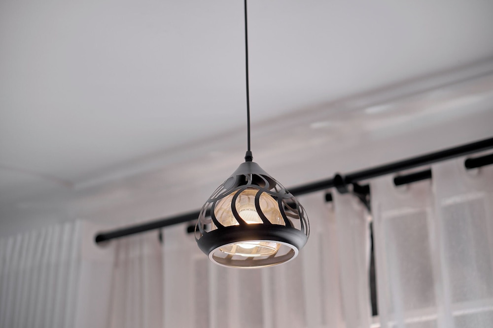 B&S Luxe Living