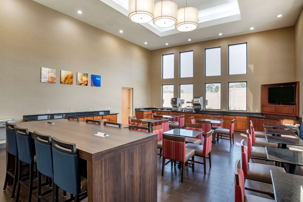 Hagerstown Vacations - Comfort Suites - Property Image 7