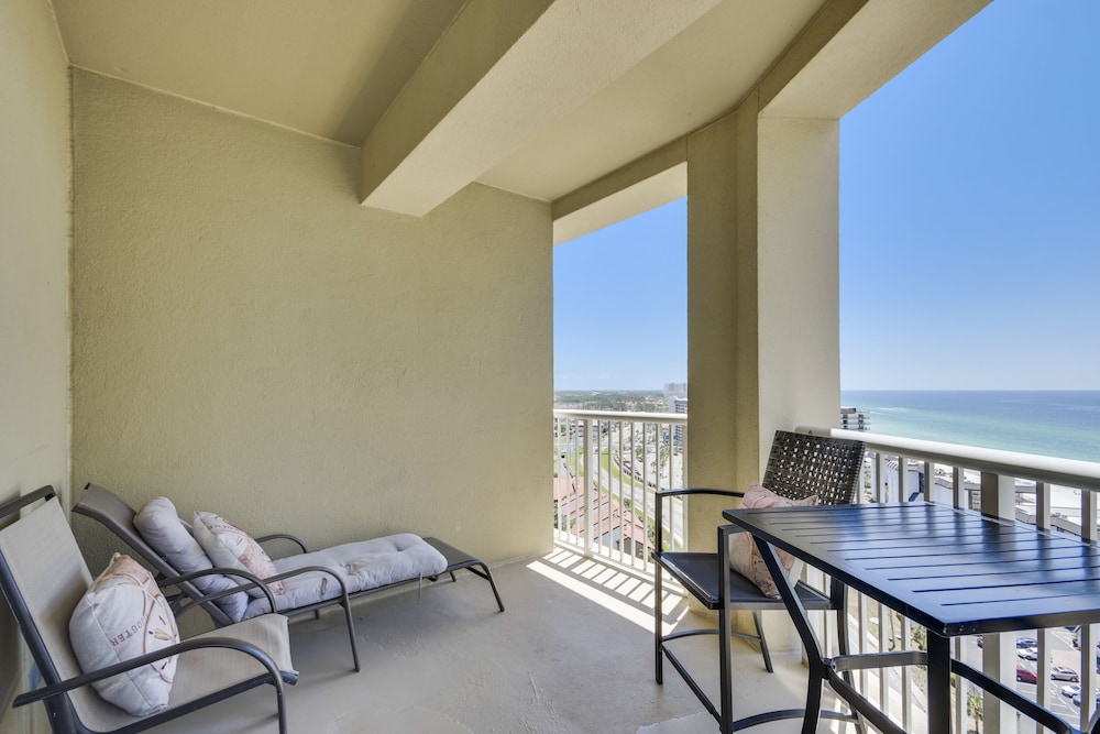 Grand Panama Beach Resort by Book That Condo