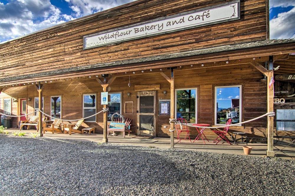 Montana's Emigrant Peaks Getaway: Apt w/ Mtn Views