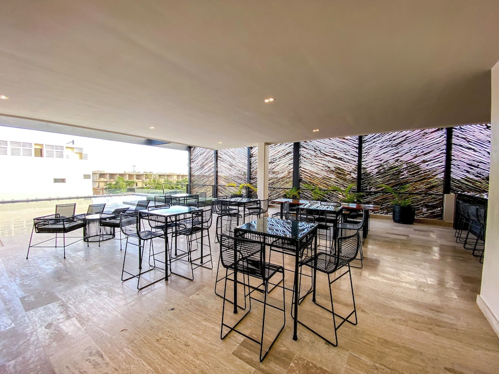 Modern Retreat near Aldea Zama