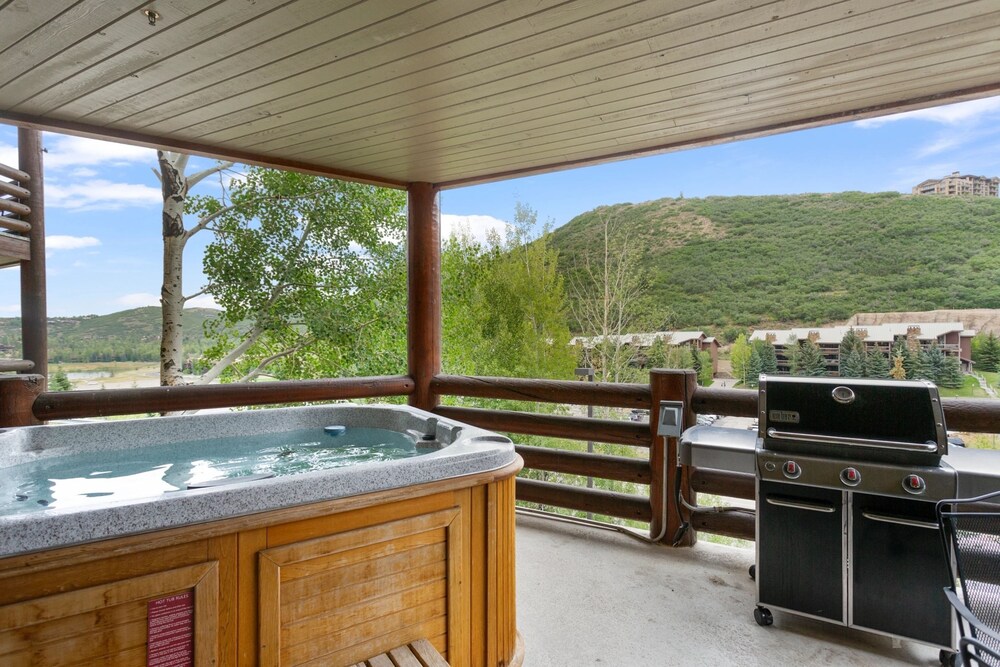 Trail's End Lodge at Deer Valley Resort - Two Bedroom Residence with Den and Spa #202 2 Condo
