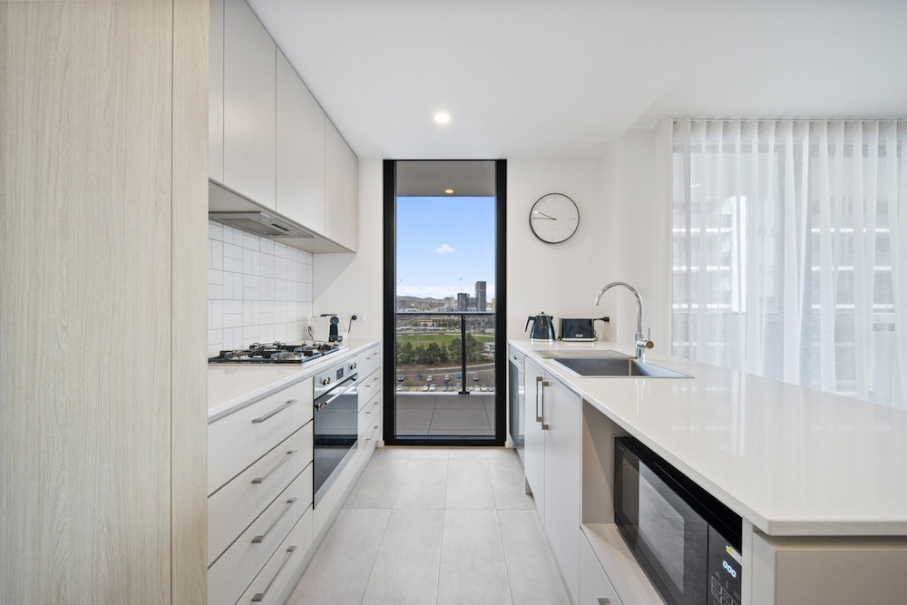 2-bed Haven: Impeccable Interiors & Chic Amenities