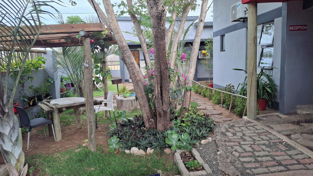 Shalakwe Hills-Inn Guesthouse