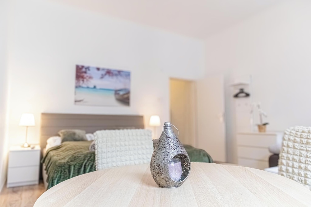 Modern 2BR Apt Near Westbahnhof