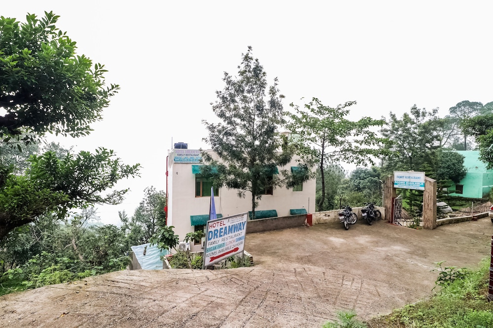 OYO 46144 Dreamway view 2